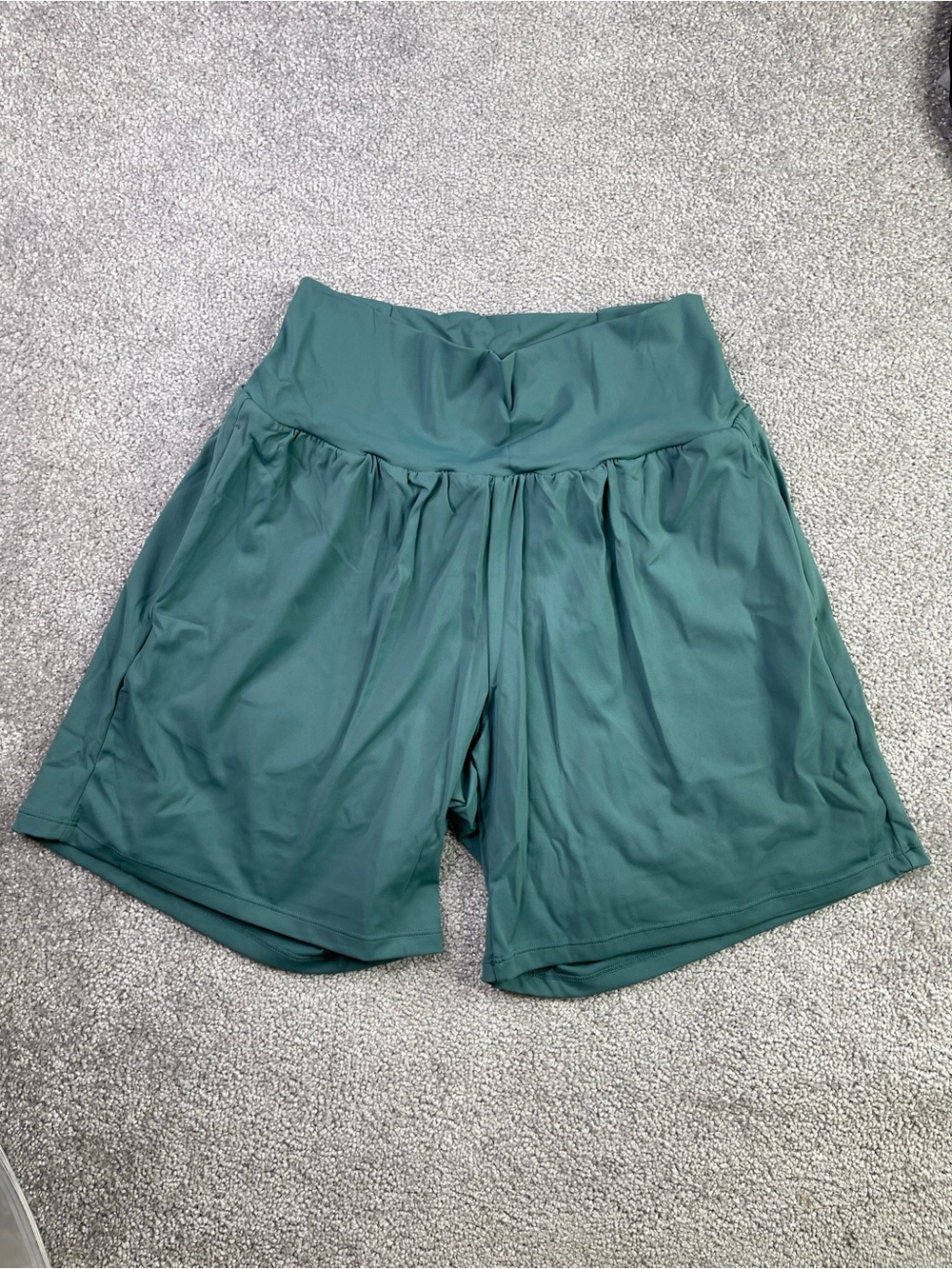 Halara Softlyzero Airy Shorts Women’s L Green High Rise Athletic Activewear